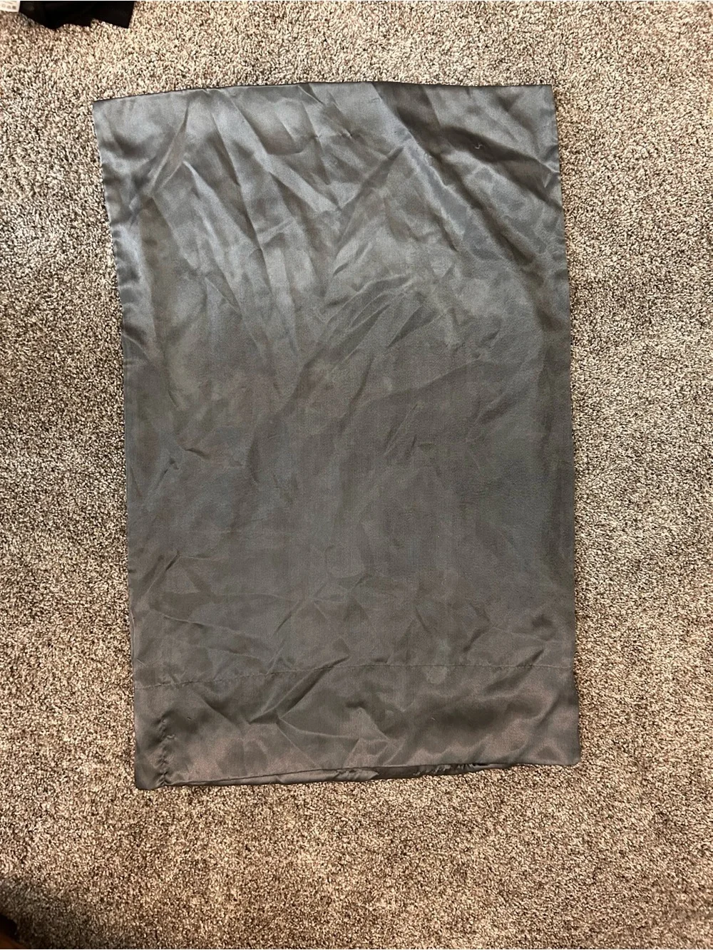 Set of 2 Satin-Look Grey Pillowcase